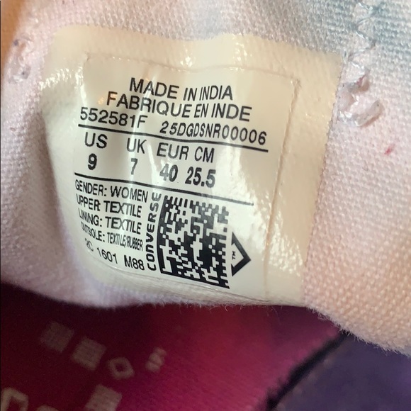 Women’s Converse - Picture 3 of 8